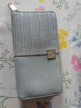 Victoria Secret Light Gray Croc-Accent Zip Wallet